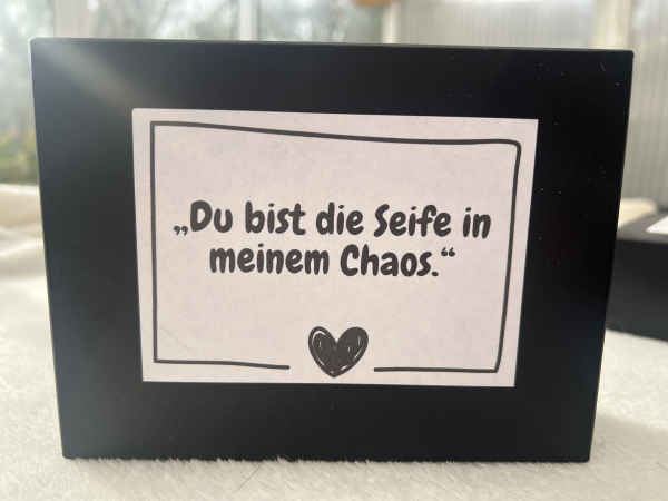 Geschenkbox Bio-Seife auf Heilwolle – handgemacht, natürlich, zum Schmunzeln