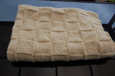 Tagesdecke aus Bioland Schafschurwolle kbT, mulesing-frei