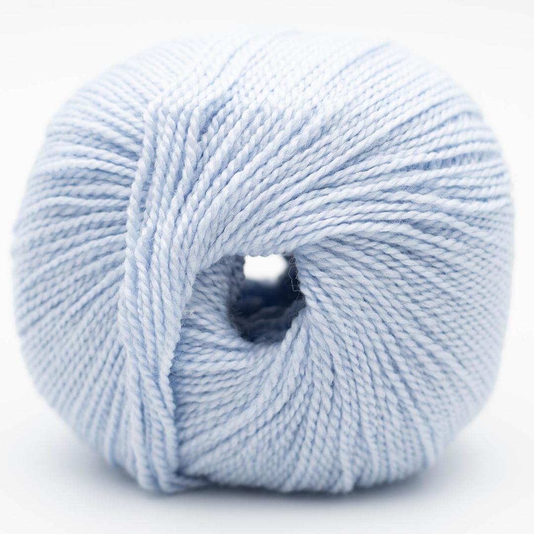 22 babyblau